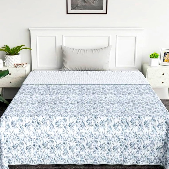 COPY - Bed Spread Fullsize 100% cotton spread/ coverletReversible60 x 80